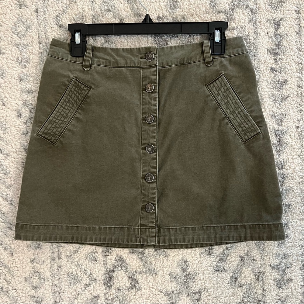 Abercrombie & Fitch Army Green Mini Skirt. Size 6.